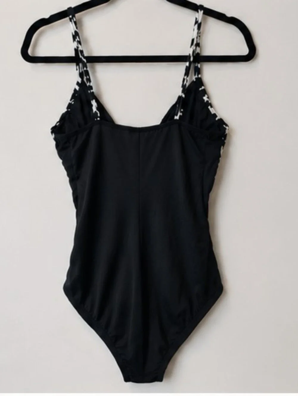 Magicsuit Hot Spot Louise one piece swimsuit Size 8